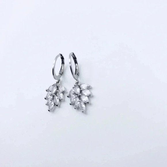 Leaf Hoops Earrings - Picture 2 of 2